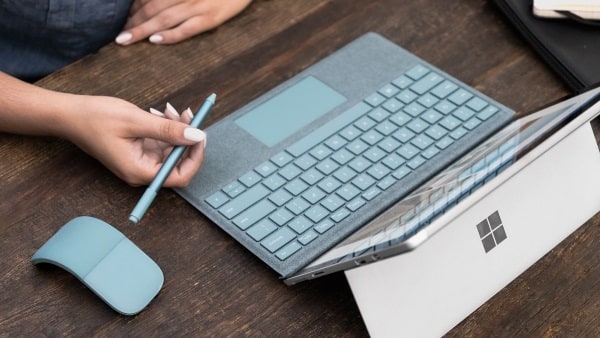 SurfaceProAccessaryAqua1
